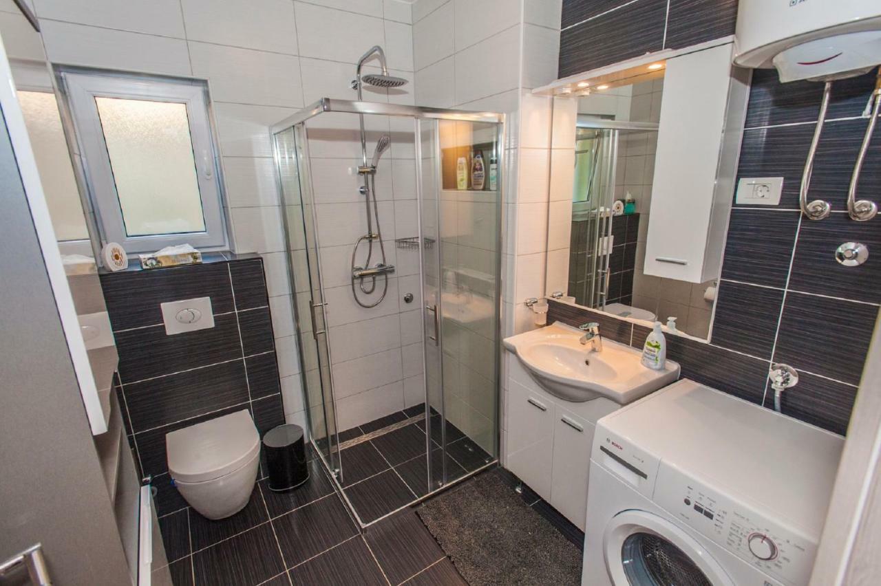 Arena Apartment 5-Stars Premium-Accommodation Макарска Екстериор снимка