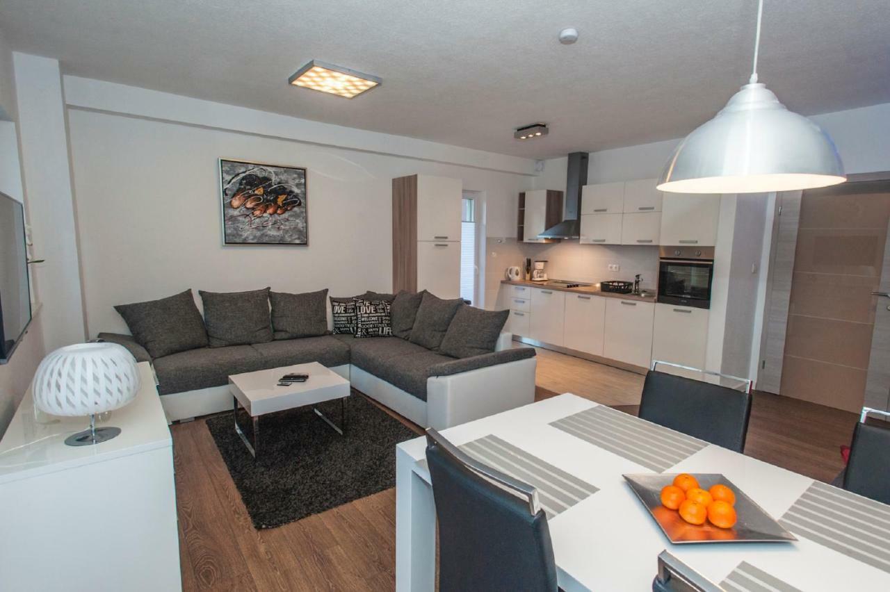Arena Apartment 5-Stars Premium-Accommodation Макарска Екстериор снимка